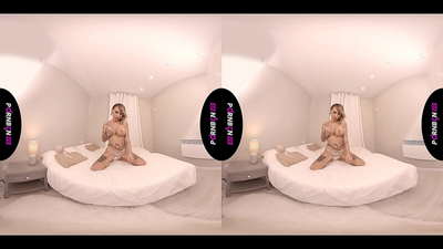 PORNBCN VR жетилген испаниялык МИЛФ тамеки чегип, буттарын жулкулдатып жатканда POVде сиздин дигиңизди мастурбациялайт жана соруп алат